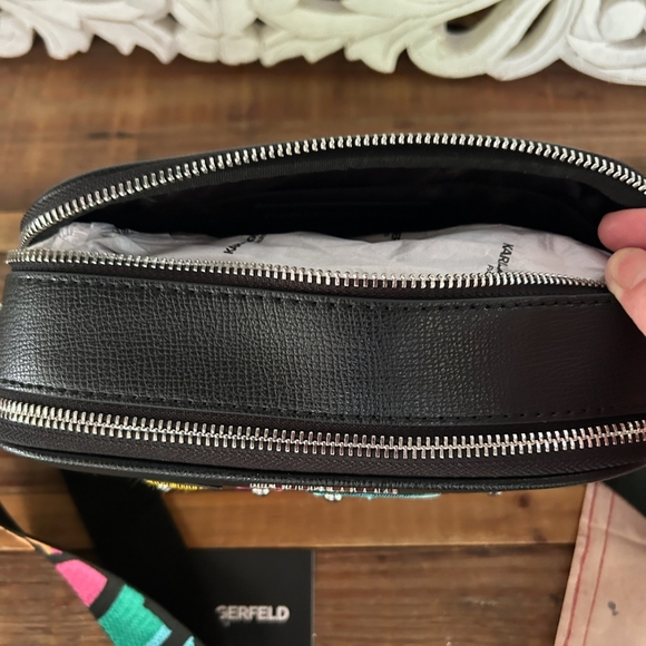 KARL LAGERFELD, Black/Fire Multi Cross Body Bag! - Picture 3 of 7